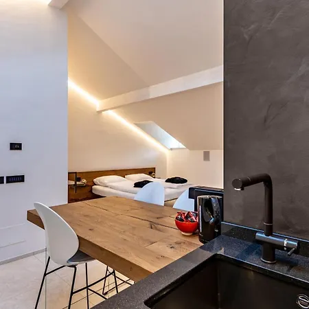 App 303 Palazzo Cavour アパート ボルツァーノ
